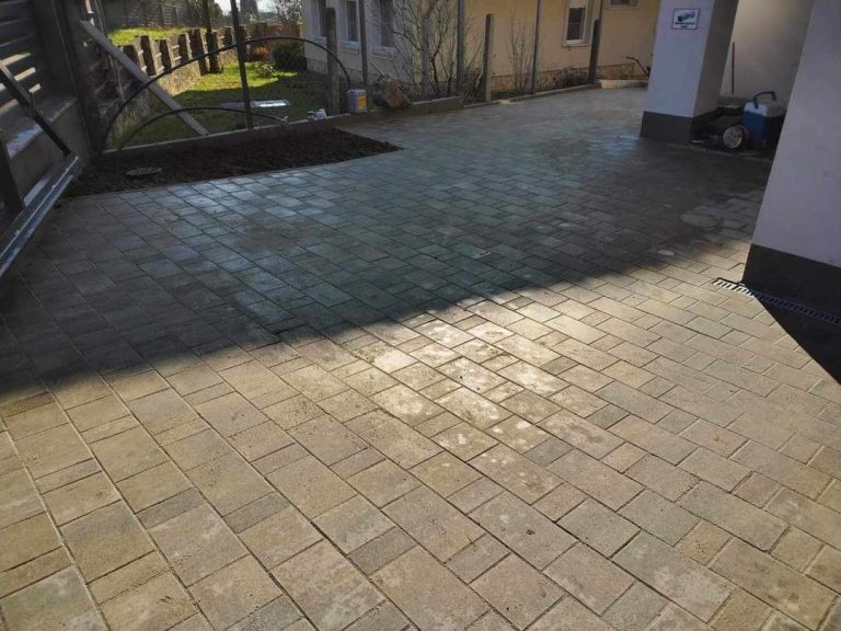 GSR Bau Pécs- térkövezési munka Pécsen