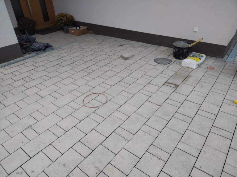 GSR Bau Pécs- térkövezési munka Pécsen