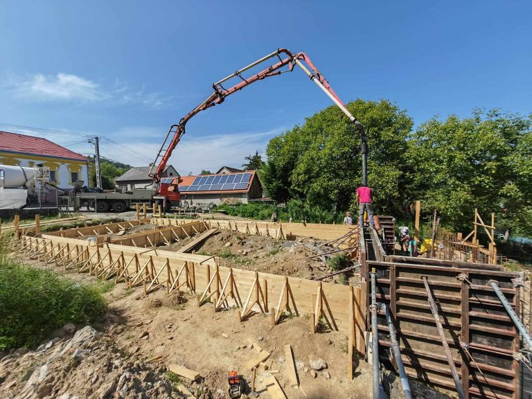 GSR Bau Pécs- gépi földmunka, kőműves munkák, épületbontás, generálkivitelezés, Pécsett és környékén.